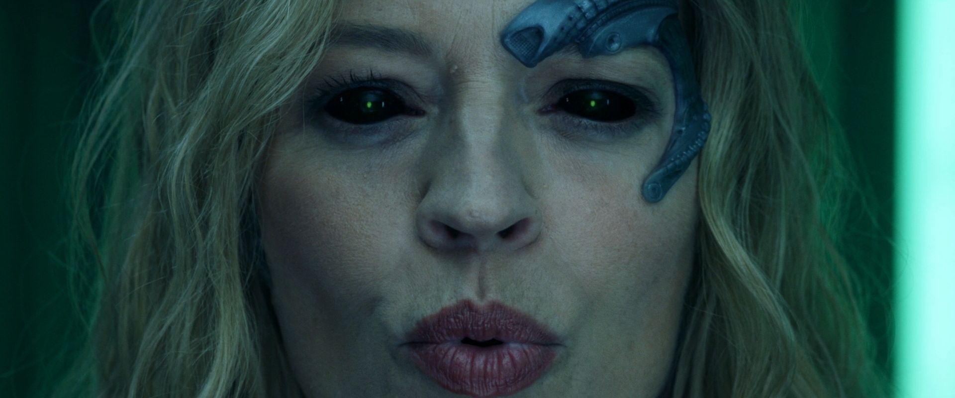 extant_StarTrek_PIC_1x08-BrokenPieces_04567.jpg