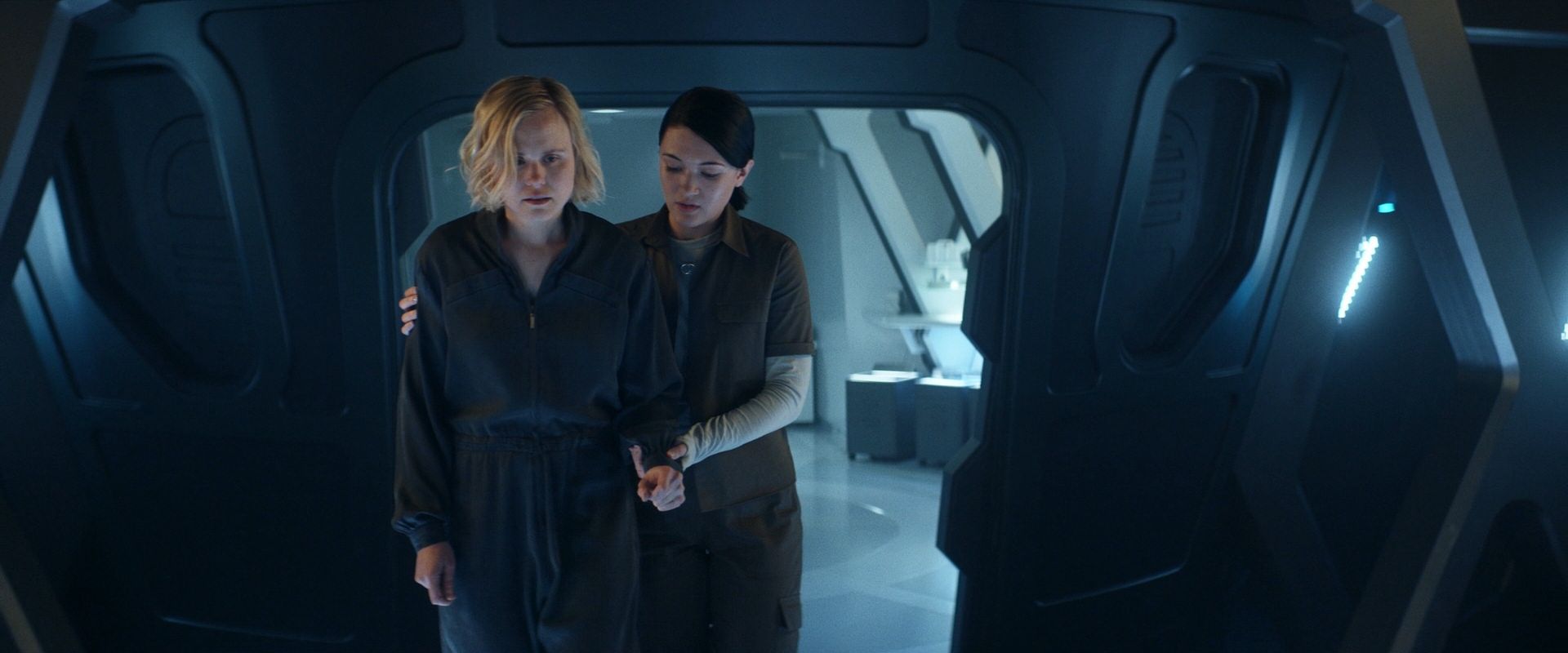 extant_StarTrek_PIC_1x08-BrokenPieces_04640.jpg