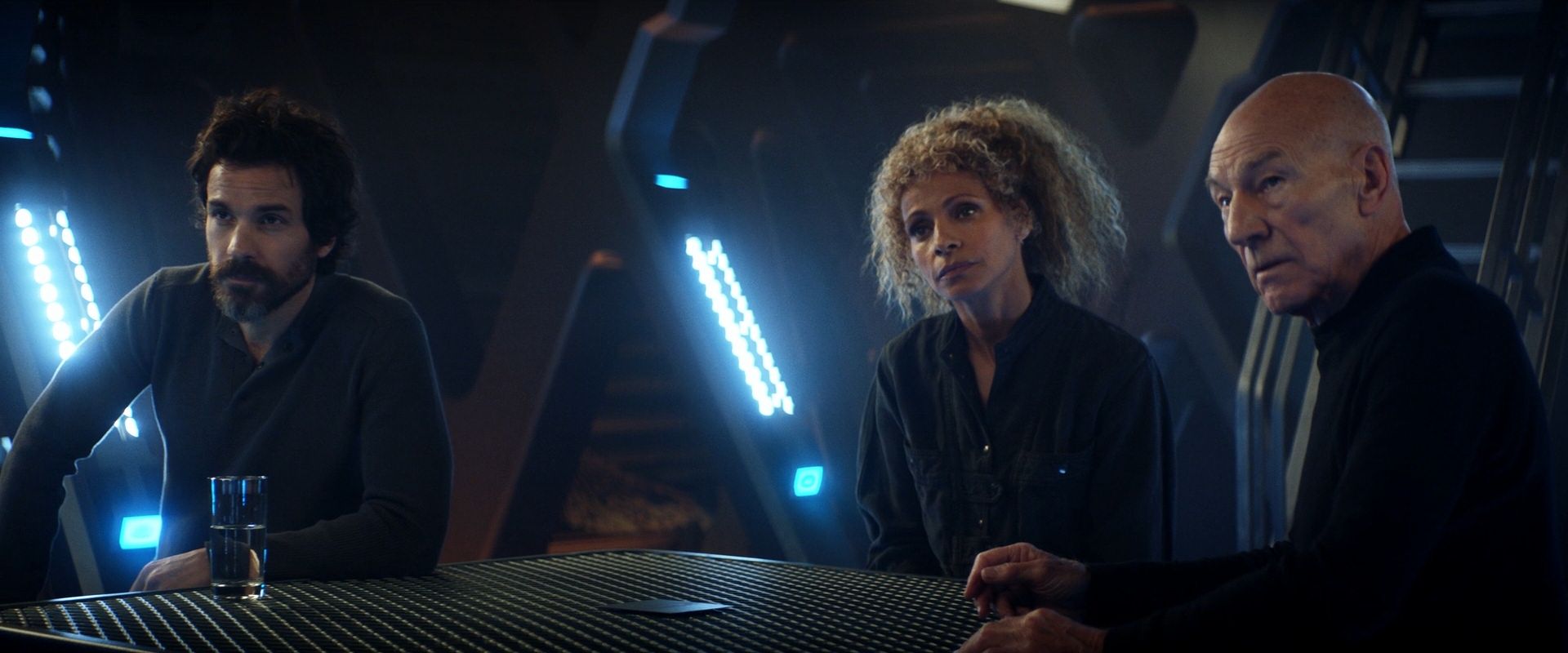 extant_StarTrek_PIC_1x08-BrokenPieces_04666.jpg