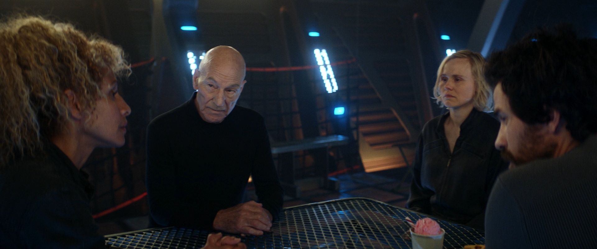 extant_StarTrek_PIC_1x08-BrokenPieces_04837.jpg