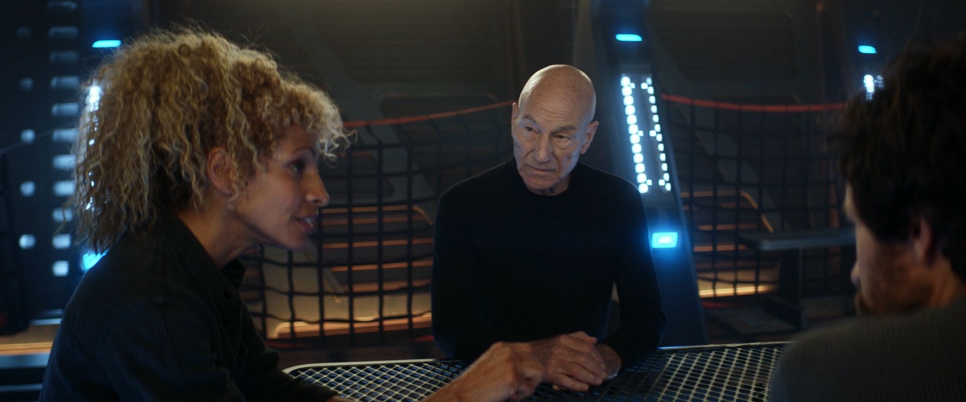 extant_StarTrek_PIC_1x08-BrokenPieces_04841.jpg