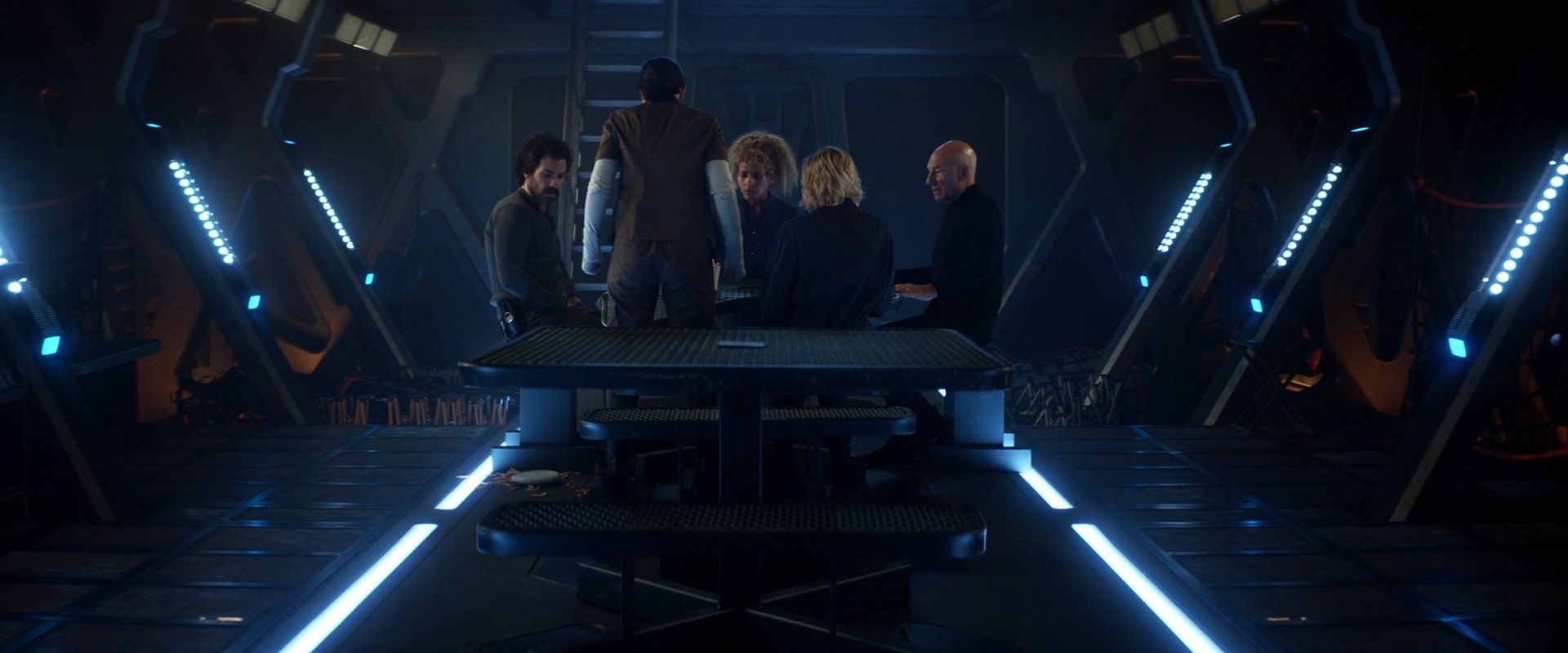 extant_StarTrek_PIC_1x08-BrokenPieces_05150.jpg