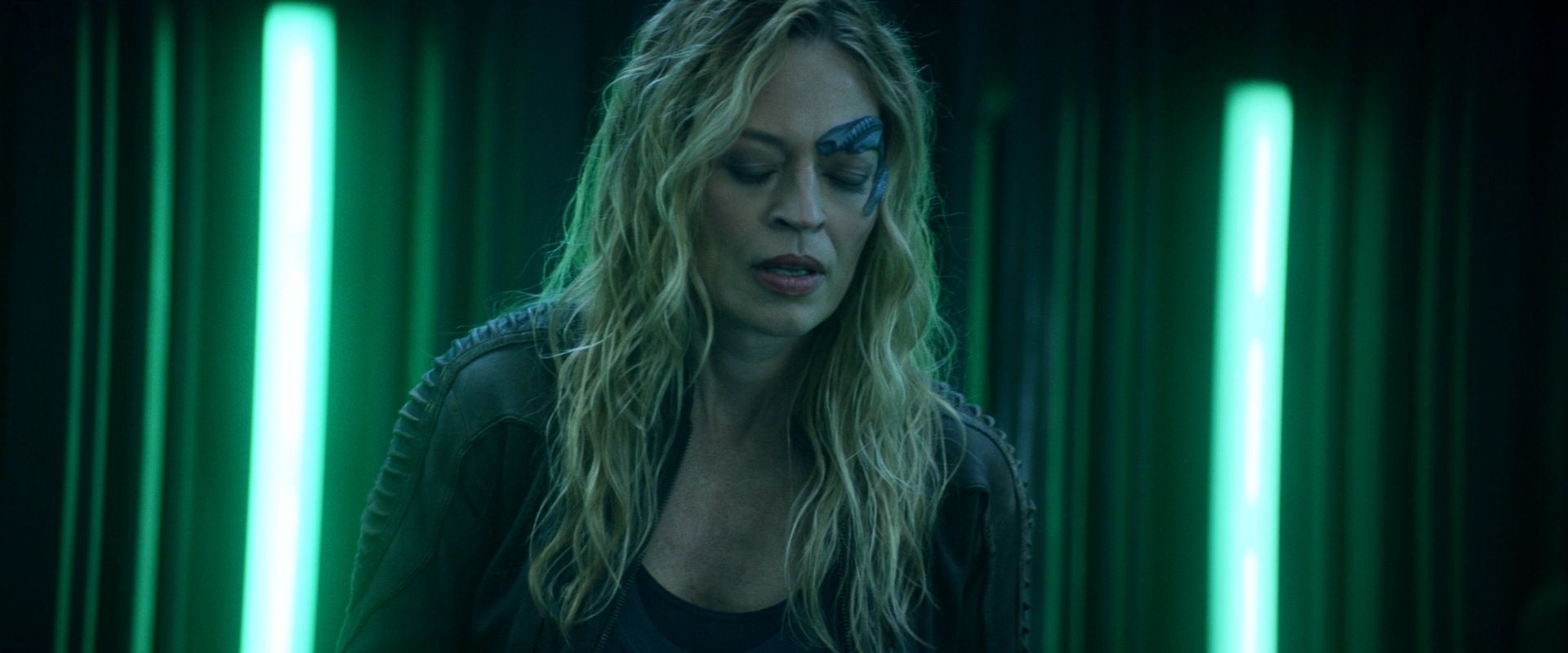 extant_StarTrek_PIC_1x08-BrokenPieces_05608.jpg