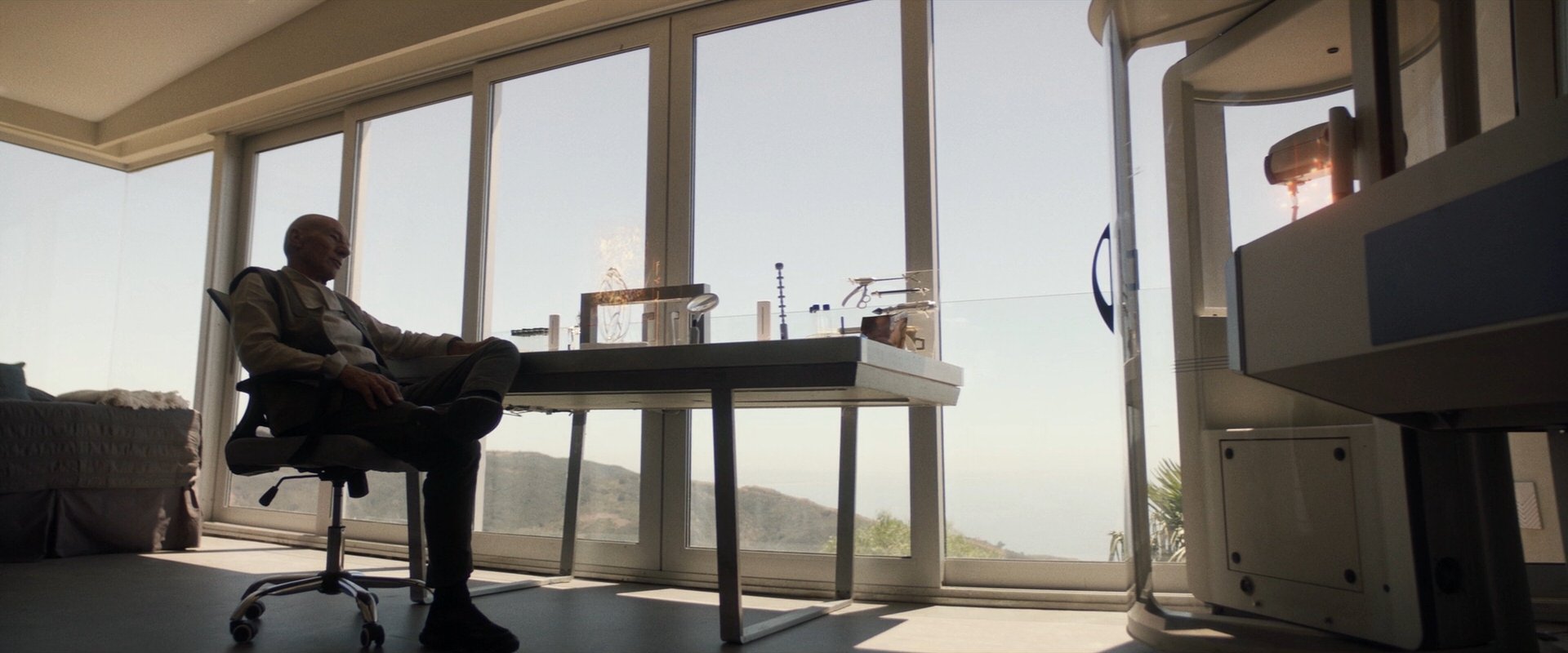 extant_StarTrek_PIC_1x09-EtInArcadiaEgoPart1_03617.jpg