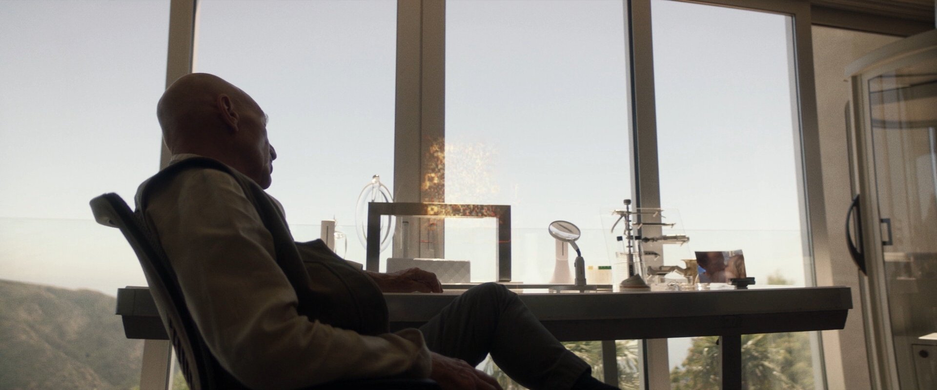 extant_StarTrek_PIC_1x09-EtInArcadiaEgoPart1_03631.jpg