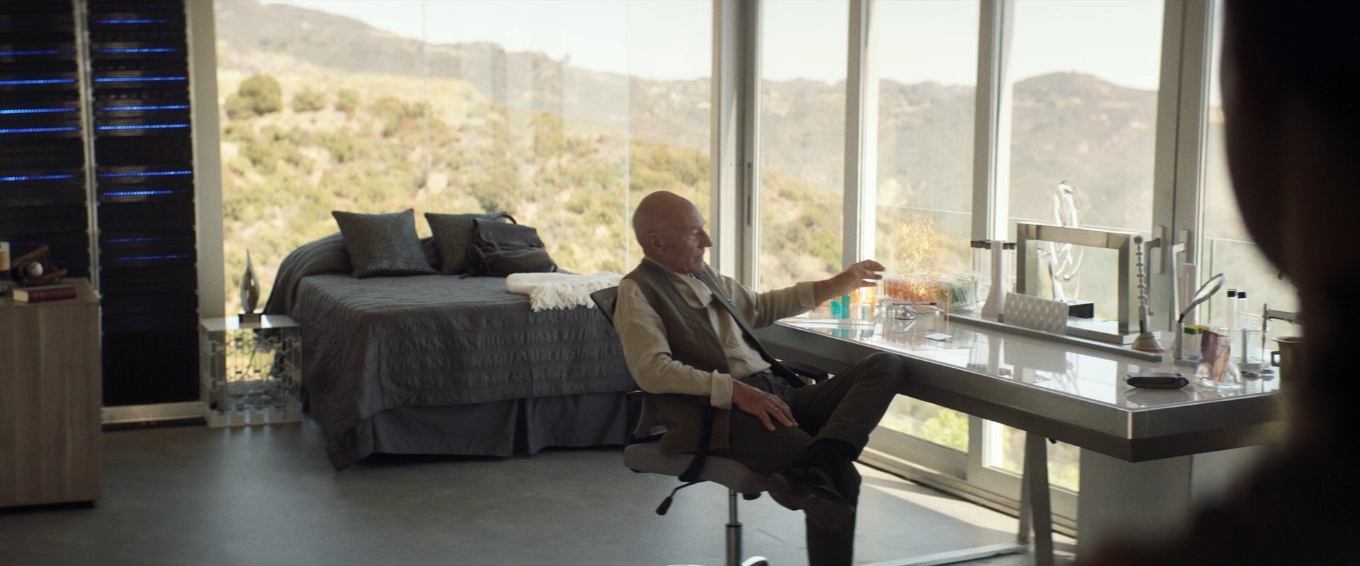 extant_StarTrek_PIC_1x09-EtInArcadiaEgoPart1_03948.jpg