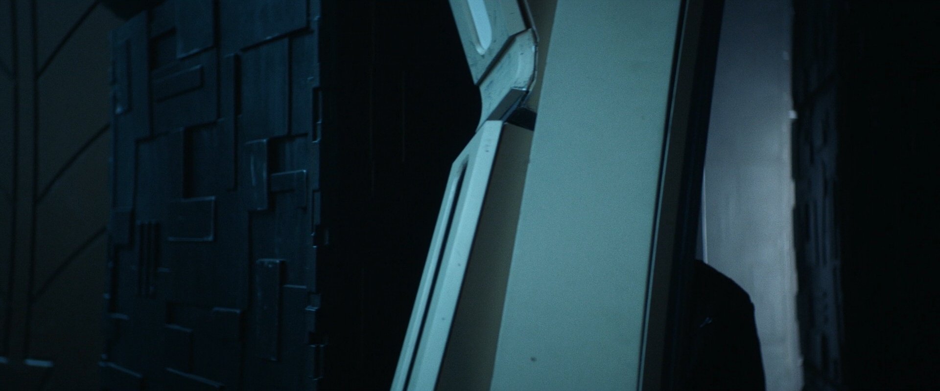 extant_StarTrek_PIC_1x10-EtInArcadiaEgoPart2_0065.jpg
