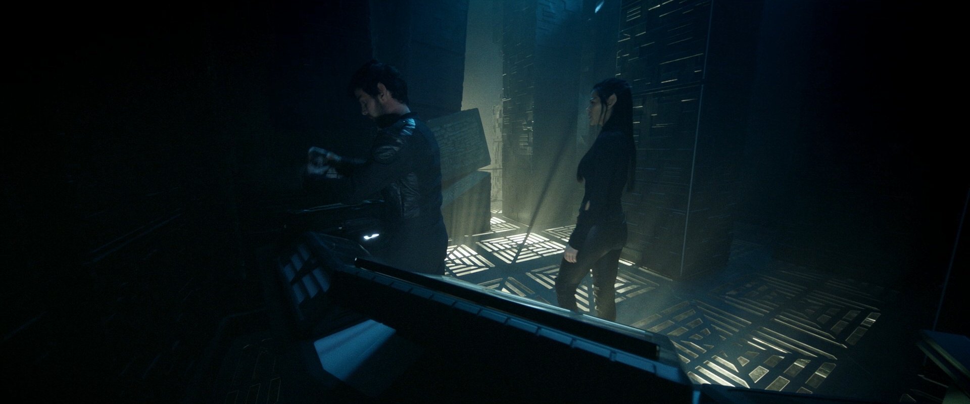 extant_StarTrek_PIC_1x10-EtInArcadiaEgoPart2_0427.jpg