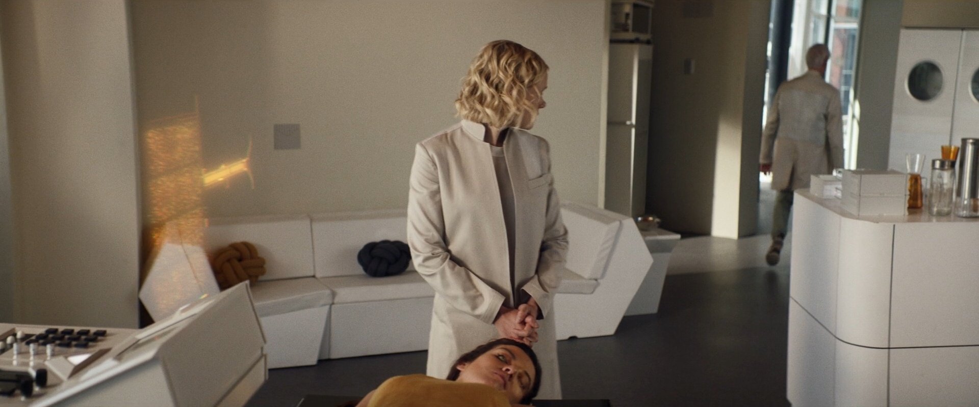 extant_StarTrek_PIC_1x10-EtInArcadiaEgoPart2_1163.jpg