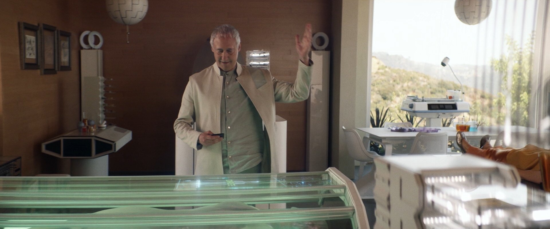 extant_StarTrek_PIC_1x10-EtInArcadiaEgoPart2_1727.jpg