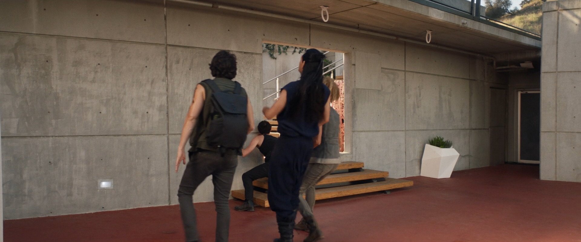 extant_StarTrek_PIC_1x10-EtInArcadiaEgoPart2_1781.jpg