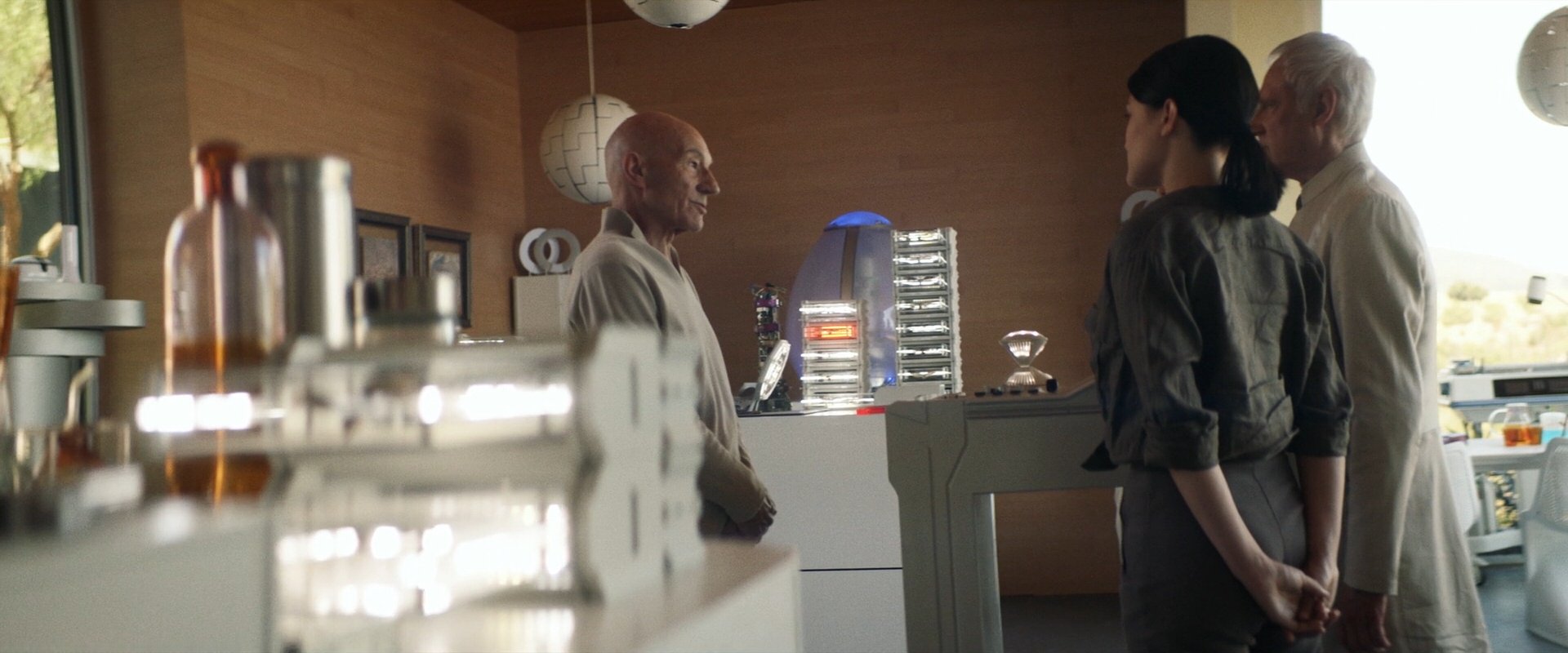 extant_StarTrek_PIC_1x10-EtInArcadiaEgoPart2_5272.jpg