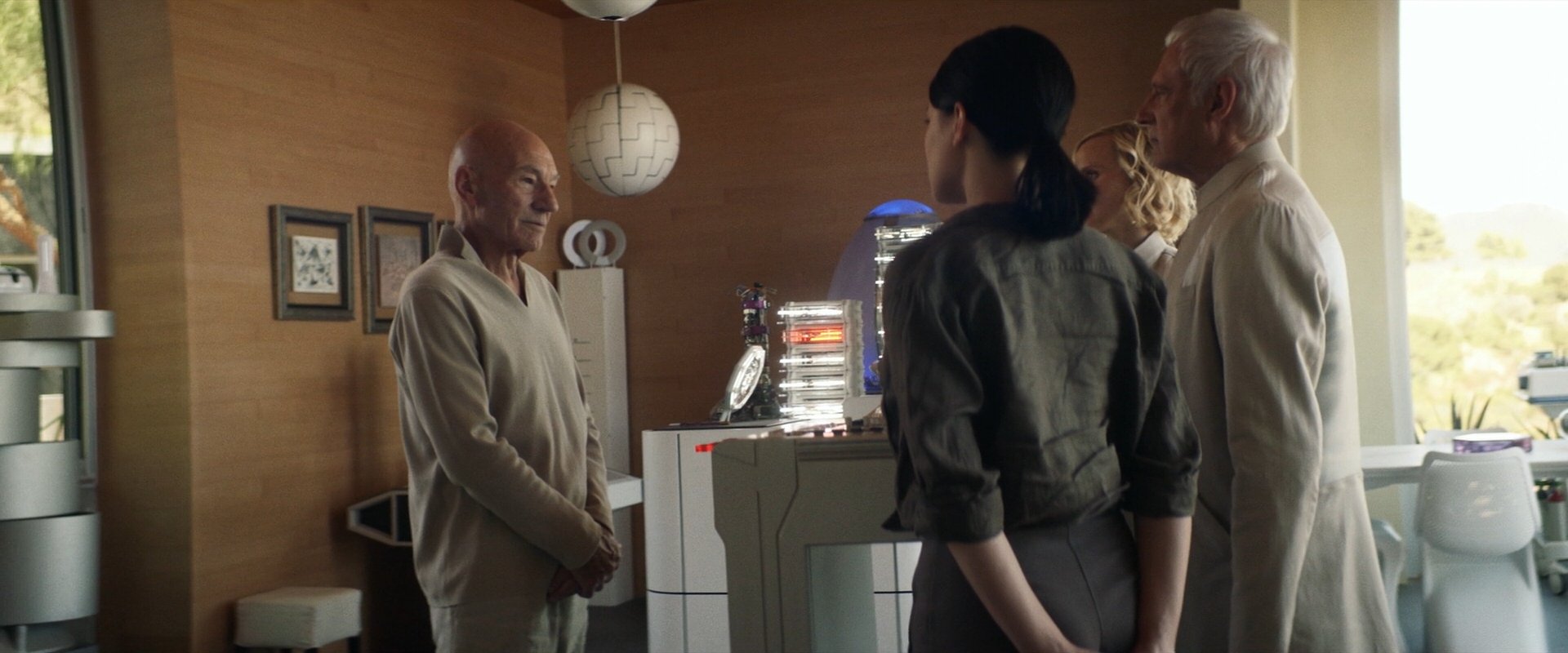 extant_StarTrek_PIC_1x10-EtInArcadiaEgoPart2_5279.jpg