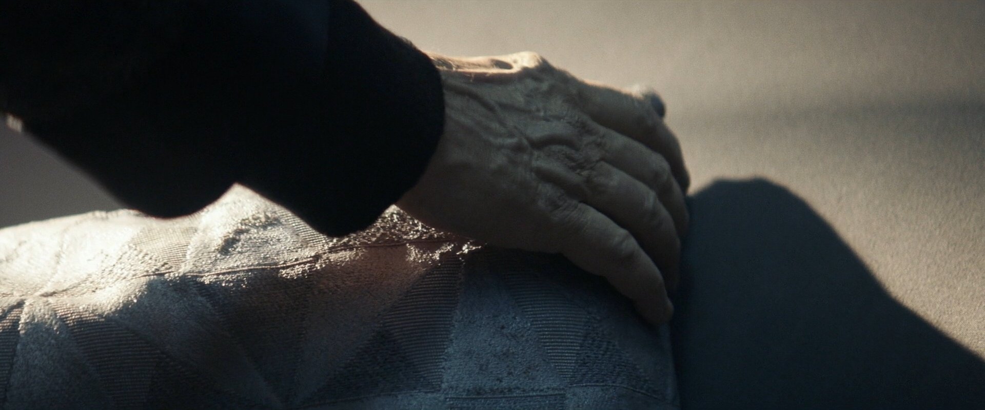 extant_StarTrek_PIC_1x10-EtInArcadiaEgoPart2_5285.jpg