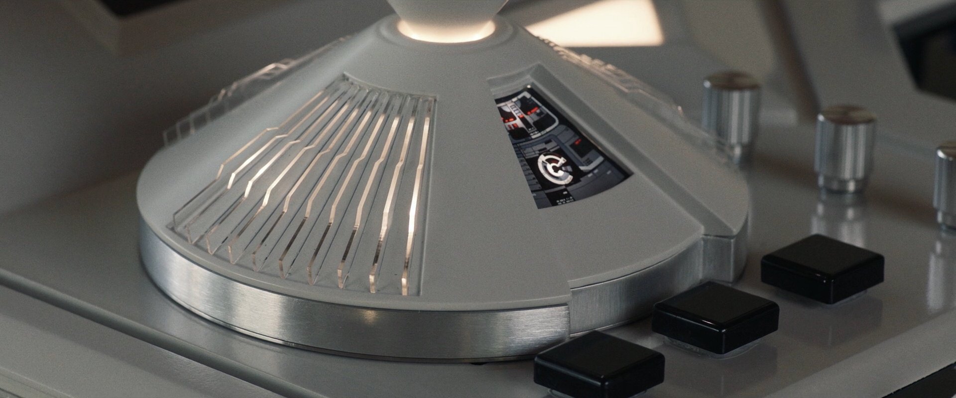 extant_StarTrek_PIC_1x10-EtInArcadiaEgoPart2_5362.jpg
